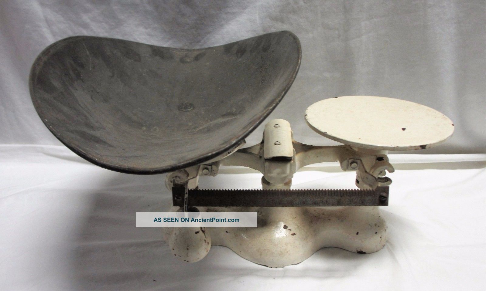 Antique Dry Goods / Mercantile Scale Jacobs Bros Co York - With Pan Scales photo