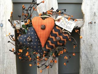 Halloween Pip Berry Wreath - Primitive Heart - Fall Decor - Harvest Hanger photo