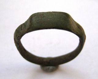 Circa.  50 - 100 A.  D British Found Roman Period Ae Bronze Legionary Ring photo