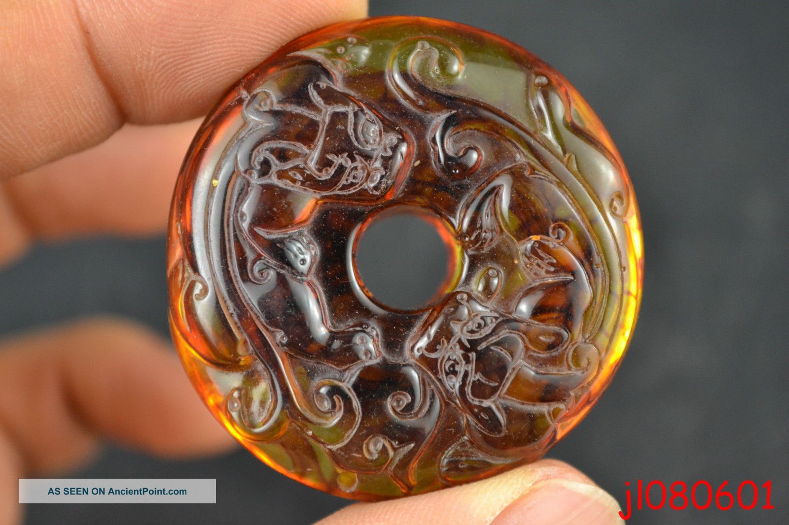 China Culture Style Collectible Amber Handwork Carve 2 Dragon Cycle Pendant Necklaces & Pendants photo