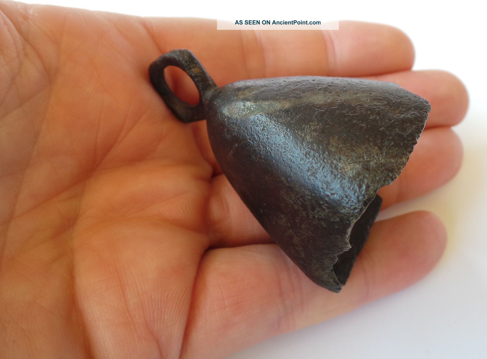 A Bronze Roman Bell From The 1st.  / 2nd.  Century - Detector Find. Roman photo