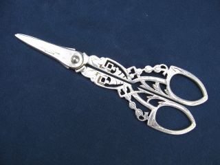 Vintage Silverplate Grape Scissors By I Freeman & Son England - 6.  25 