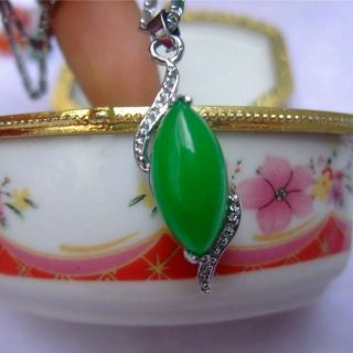 100 Natural Green Malay Jade Fashion Pendant Necklace photo