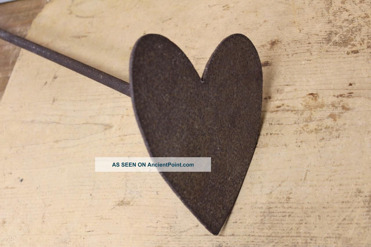 Rare 18th C Pennsylvania Wrought Iron Heart Shaped Fireplace Peel In Old Surface Primitives photo