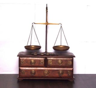 1900s Antique Goldsmith Jewelry Weight Balance Brass Scale With Wooden Box 504 photo
