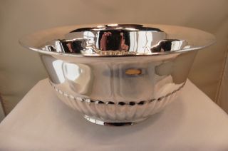Good Antique Irish Sterling Silver Fluted Bowl.  Dublin 1826. photo
