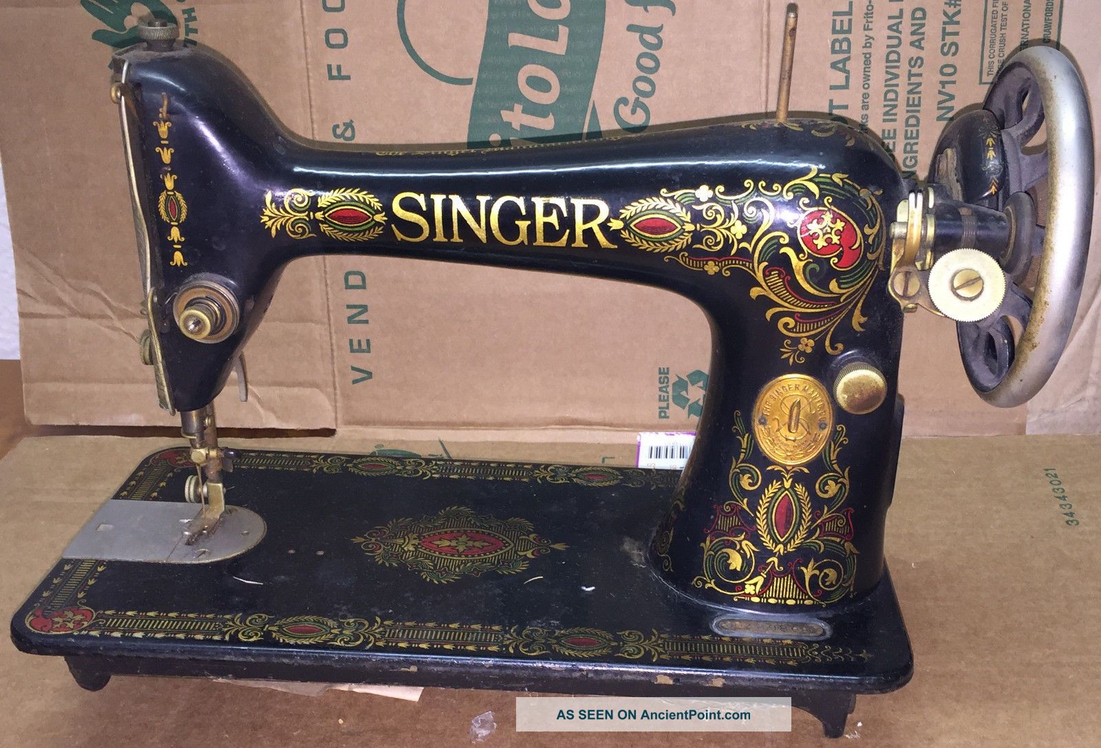 Antique 1923 Singer Model 66 Red Eye Treadle Sewing Machine Head G0489805 Sewing Machines photo