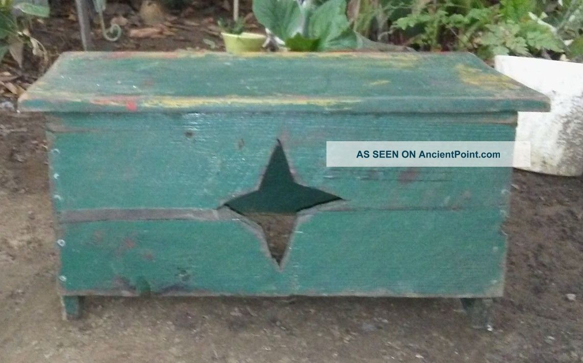 Primitive Footstool Bench Green Chippy Paint And Cut Out Primitives photo