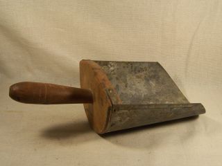 Vintage Antique Galvanized Steel Feed Grain Flower Scoop Wooden Handle Decor photo