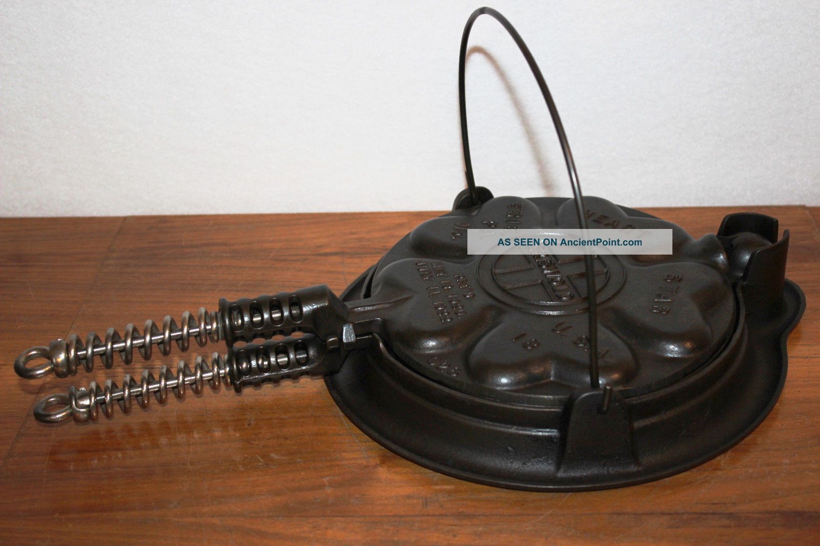 Griswold Erie Cast Iron 18 928 Heart Star Waffle Iron W/ Base Hearth Ware photo