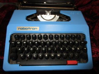 Manuel Portable Typewriter Robotron Cella S 1001 In Light Blue Very Rare photo