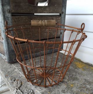 Small Primitive Rusty Wire Egg Basket Wood Handle Farmhouse Decor photo