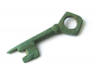 13th/14th C.  Medieval Bronze Casket Key With Diamond - Shaped Handle K6 photo