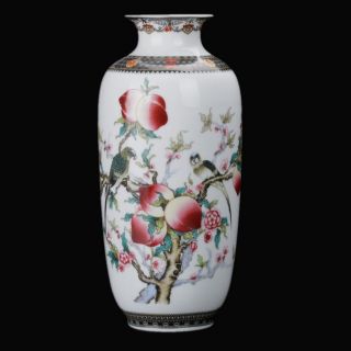 Chinese Famille Rose Porcelain Hand - Painted Flower Vase W Qianlong Mark C275 photo