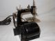 1920s Singer Miniature Sewing Machine Electric Toy Child Size No.  20 Sewing Machines photo 3