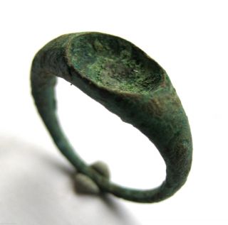 Circa.  50 - 100 A.  D British Found Roman Period Ae Bronze Legionary Ring photo