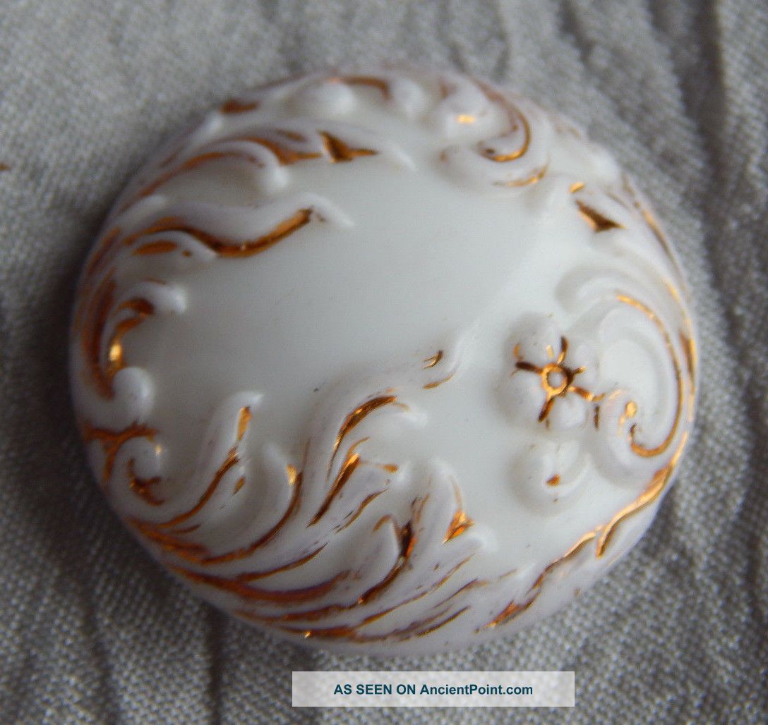 Antique Victorian China Glass Button Flowers And Gold Gilted 160 - A Buttons photo