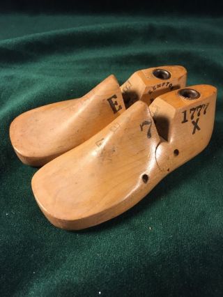 Pair Vintage Wood Infant Child ' S Size 7 E Shoe Factory Industrial Mold Last photo