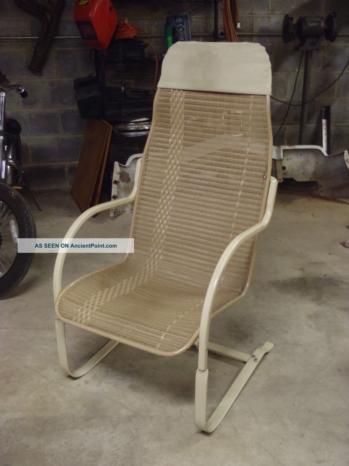 Vintage Lloyd Loom Flanders Wicker Outdoor Patio Bouncy Chair