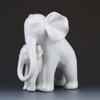 Chinese Dehua Porcelain Handwork Statues - - Elephants And Elephants G226 photo