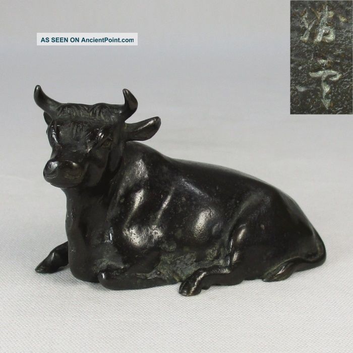 F517: Japanese Quality Signed Copper Paperweight Of Bull Statue With Good Work Statues photo