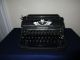 Vintage Underwood Universal Portable Typewrite With Case H105909 Typewriters photo 1