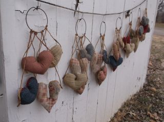 7 Primitive Grungy Folk Art Rustic Country Valentine Hearts Peg Hangers Wedding photo