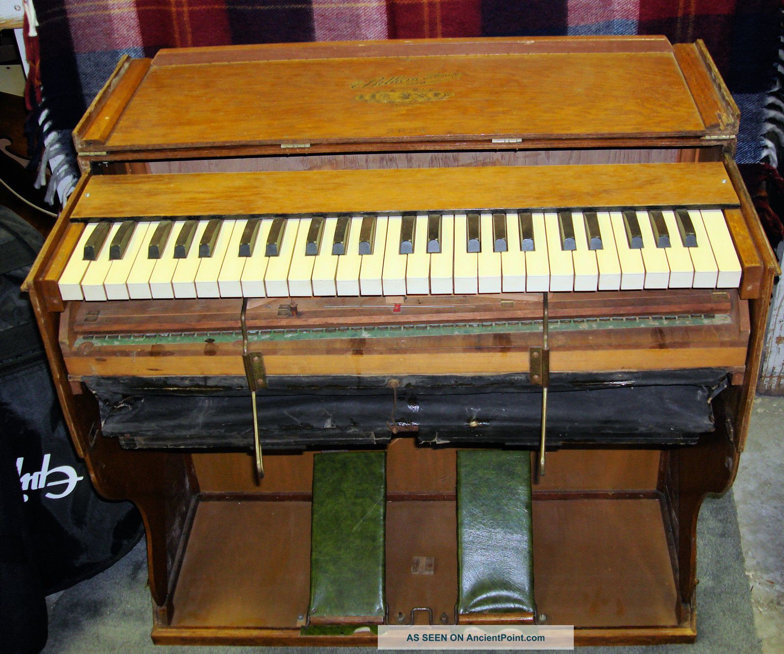 Bilhorn Telescope Style 3 Folding Reed Pump Organ Possibly 1902 - 1903 Keyboard photo