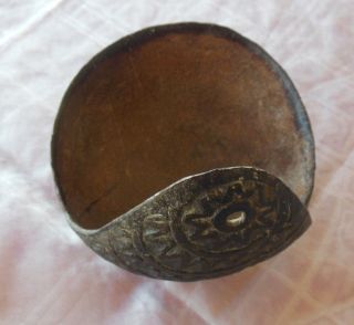 Hand Carved Detailed Decorated Coconut Shell Yam Bowl Scoop Maprik Wosera Png photo