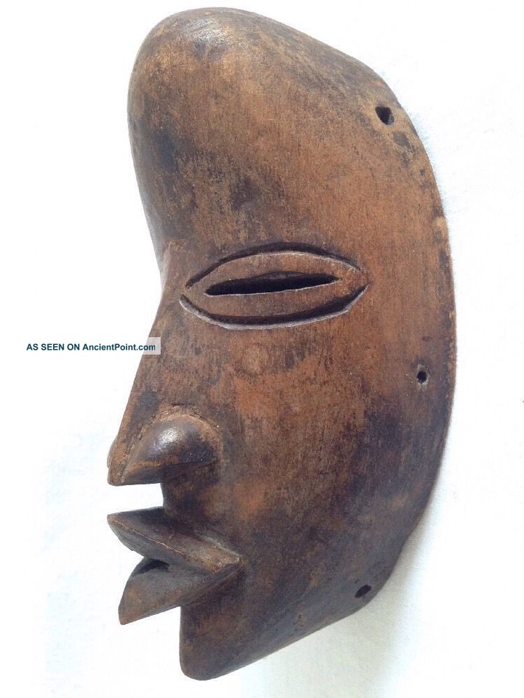 Most Interesting Old Very Small Carved African Face Mask - Other African Antiques photo