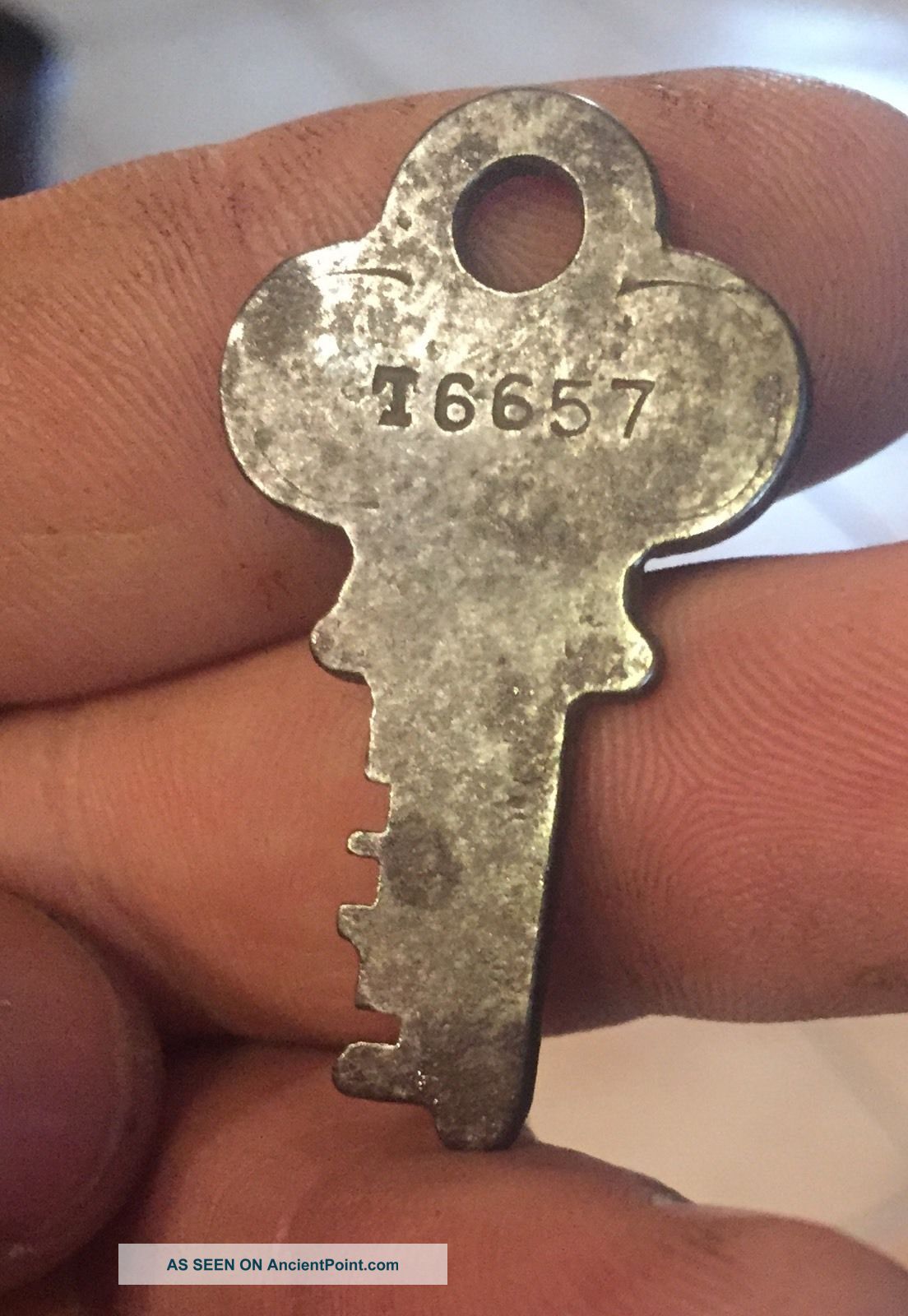 Vintage Key Everlasting Lock Co.  T 6657 Trunk Key 1900-1950 photo
