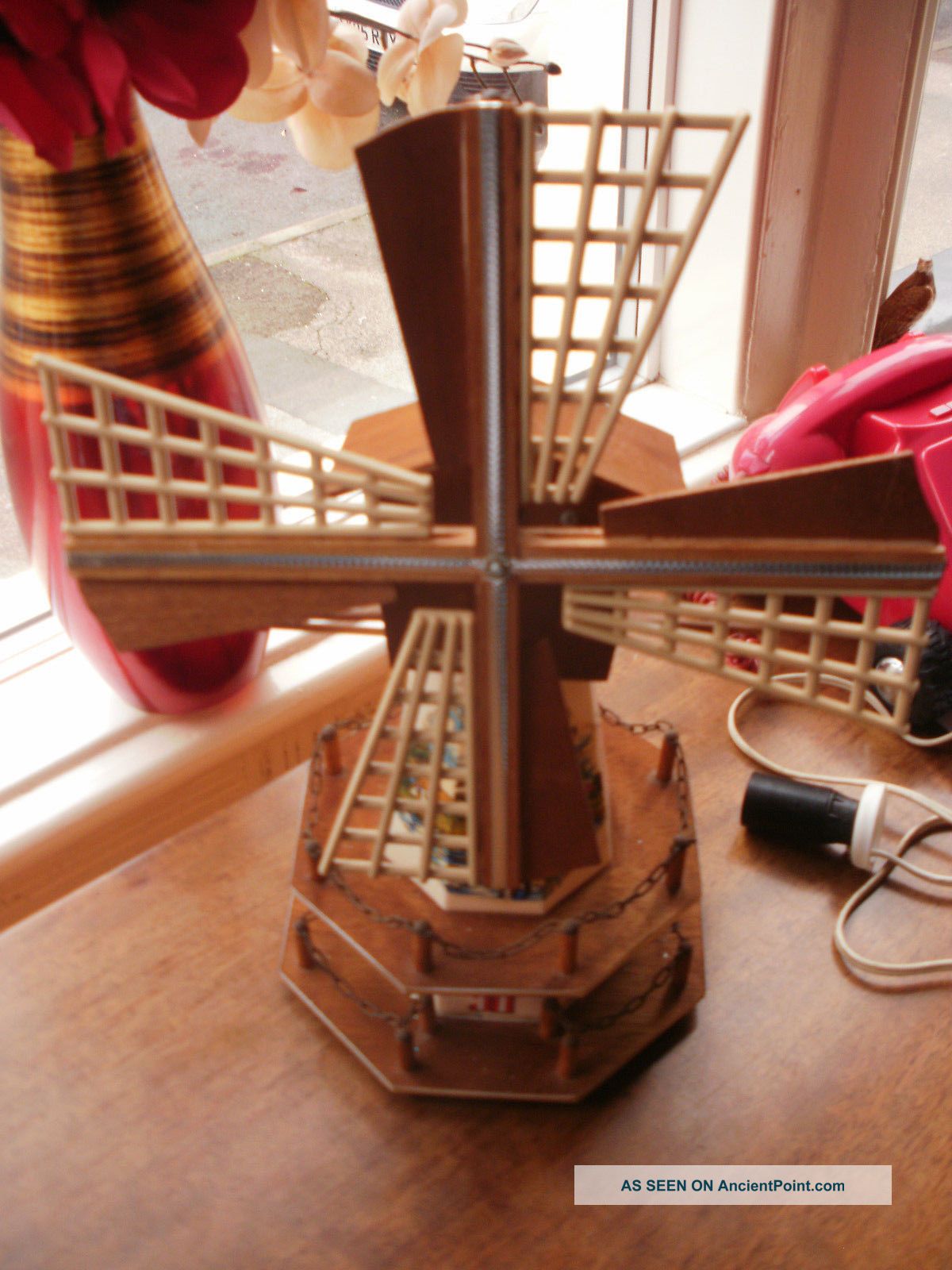 Vintage Retro Musical Windmill Table Lamp 20th Century photo