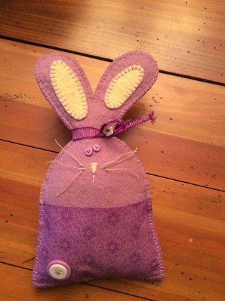 Primitive Wool Felt Easter Bunny Bowl Filler Ornie Gift Card Holder Goodie Bag photo