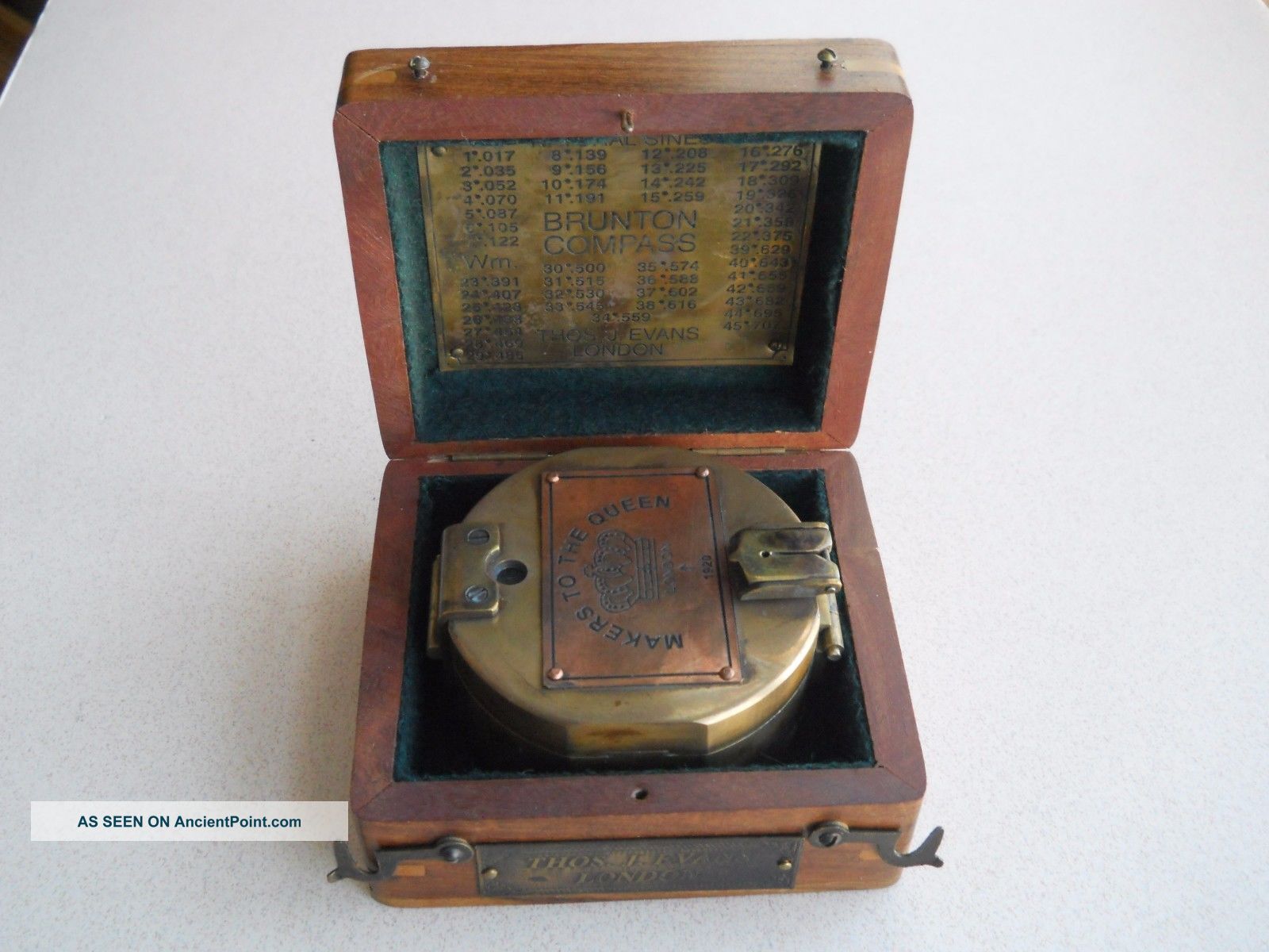 Thos.  J.  Evans Of London,  Makers To The Queen,  Vintage Brass Compass. Compasses photo