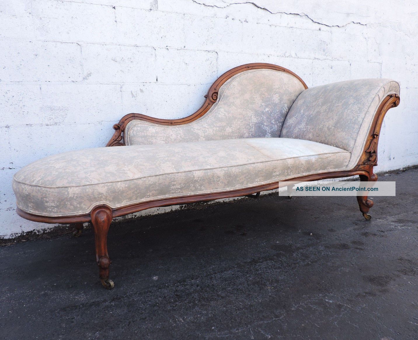 Early Victorian 1800s Carved Chaise Lounge Fainting Sofa Couch 8202 1800-1899 photo