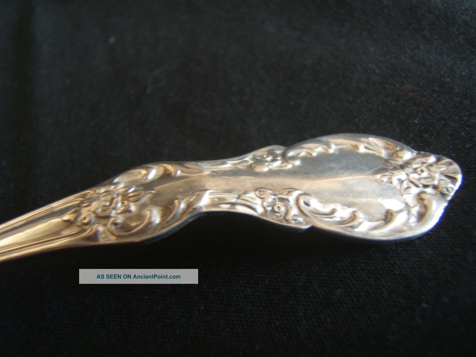 Vintage Wm.  Rogers Mfg Co,  Extra Plate Condiment Or Nut Spoon. ,  Rogers Flatware & Silverware photo