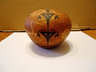 Native American Zia Pueblo Hand Coiled Seed Pot Pottery By Ralph Aragon.  Signed photo