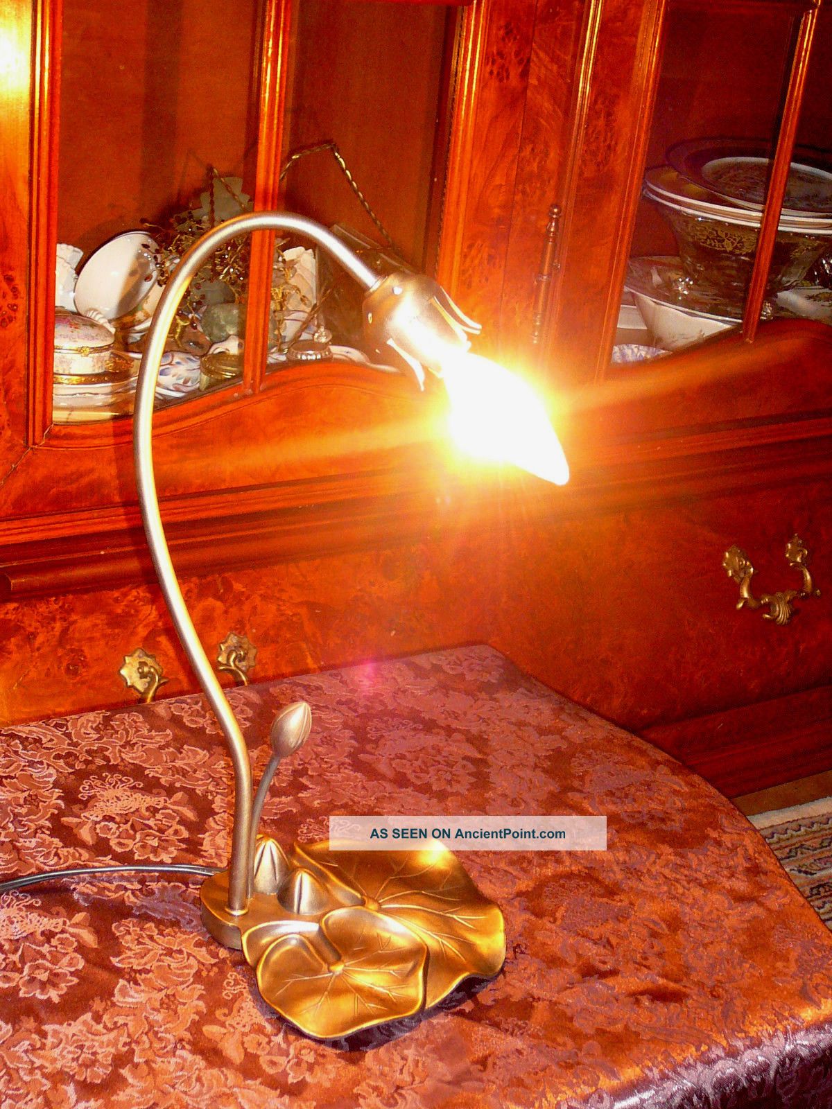 Tiffany/art Nouveau Style Double Lily Table Lamp On Platform Footed Bronze Brass Lamps photo