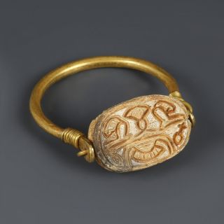 Egyptian Gold Swivel Ring With Scarab photo