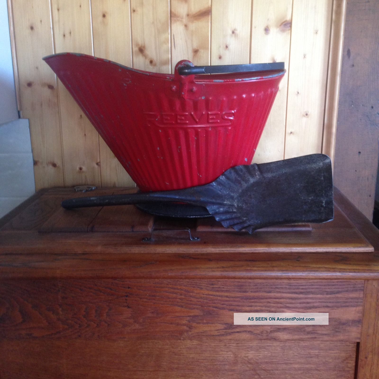 Antique Reeves Coal Ash Metal Scuttle Bucket Primitive 17 & Metal Ash