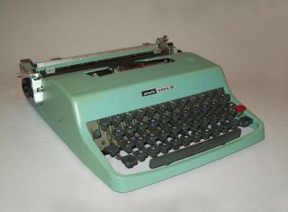 Old Vtg 1960s Olivetti Lettera 32portable Typewriter Mid Century With Case photo