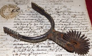 Spanish Treasure Colonial Spur Iron With Silver Inlay Circa 1700 - photo