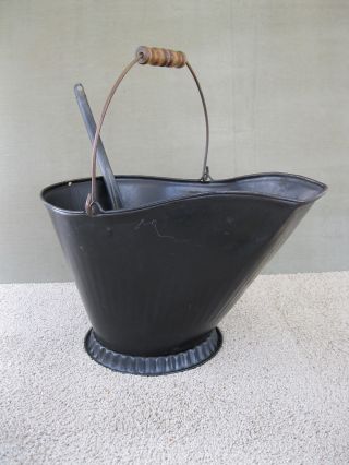 Antique Coal Scuttle Hod Bucket,  Primitive 17 Metal Ash Shovel Bail Handle photo