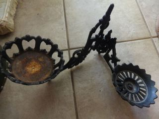 Vintage Ornate Victorian Cast Iron Oil Lamp Pot Holder Wall Arm Bracket photo