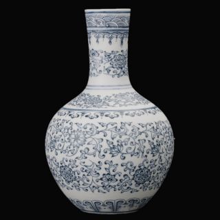 Chinese Blue And White Porcelain Hand - Painted Flower Vase W Qianlong Mark C249 photo