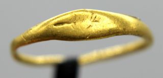 Kingdom Of The Lombards Gold Ring With Palm Frond 600 - 700 Ad photo