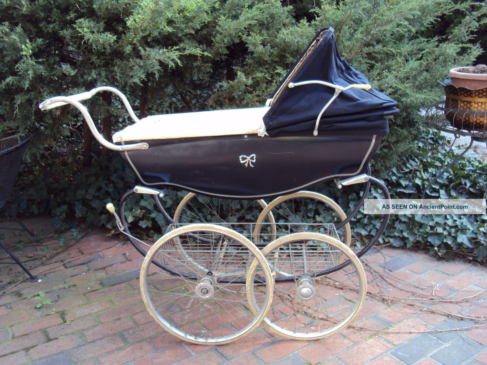 baby carriage in england
