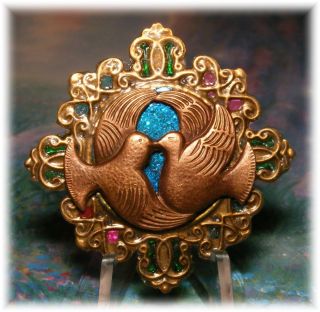 Stunning Victorian Art Nouveau Kissing Doves W Translucent Setting Studio Button photo