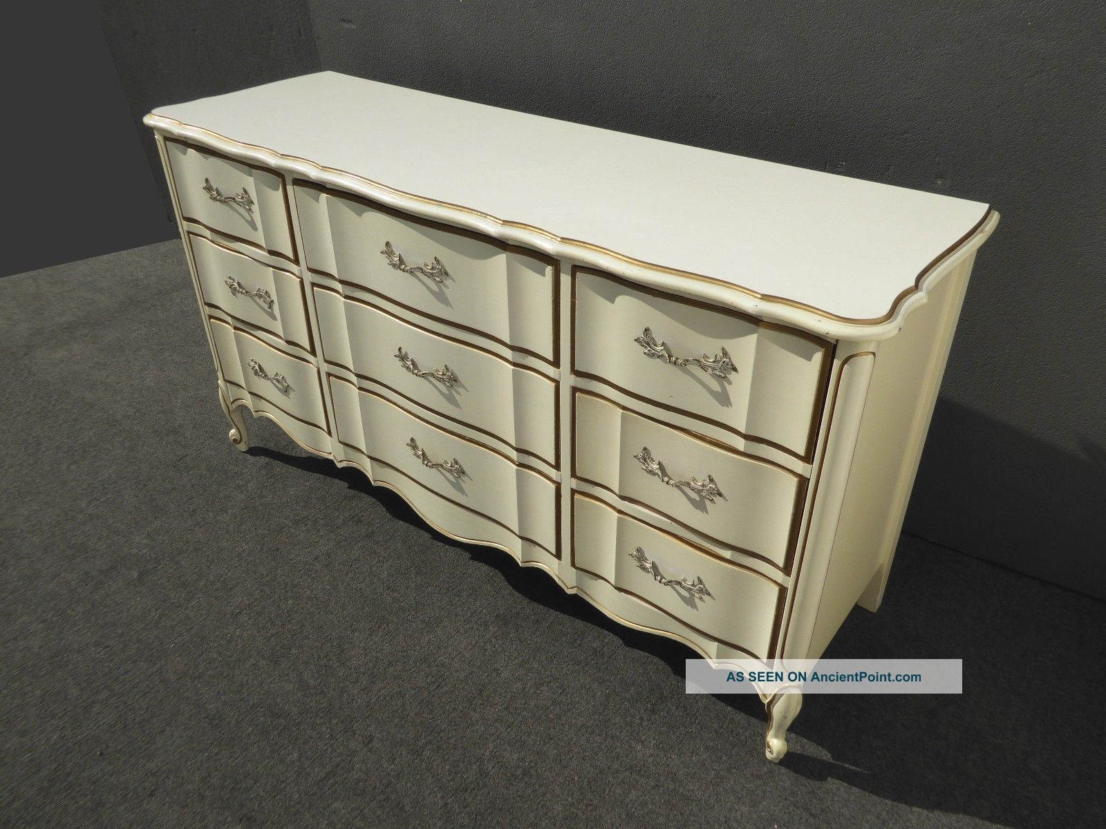 Vintage French Provincial Dixie Off White & Gold Triple