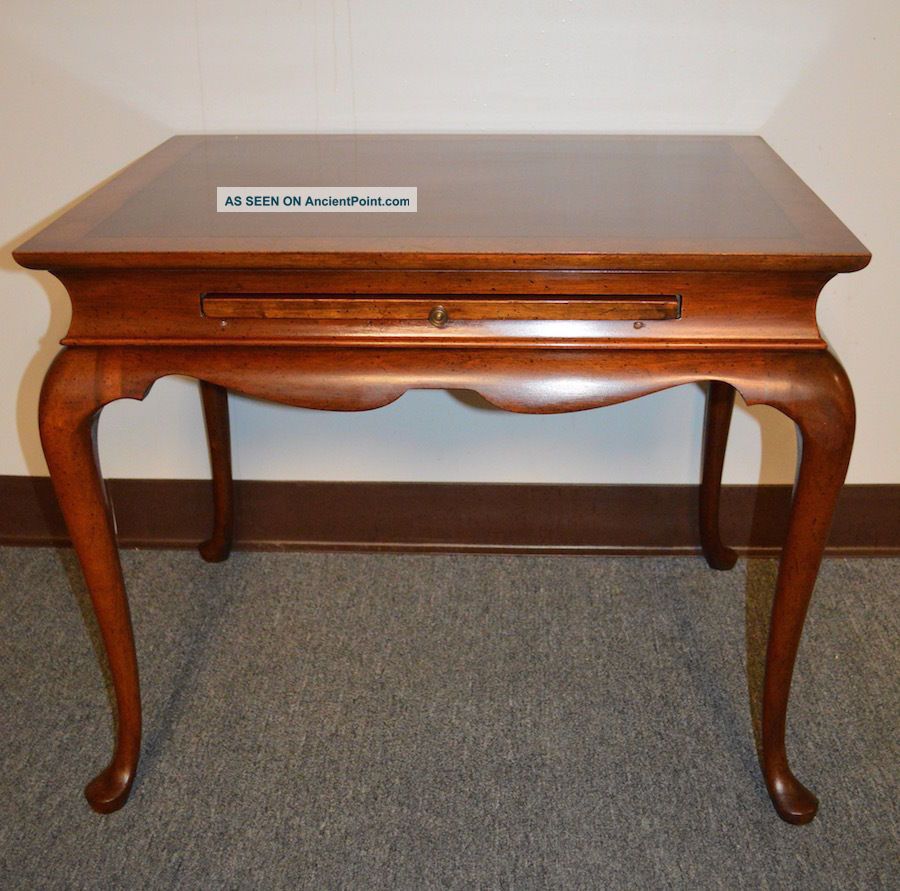 Queen - Anne Style Solid Mahogany Side Table W/ Banded Inlaid Top & Pull - Out Post-1950 photo